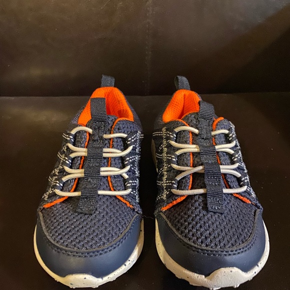 ⭐️ 2/25 ⭐️ NWOT Carter’s Sneakers - Picture 2 of 3